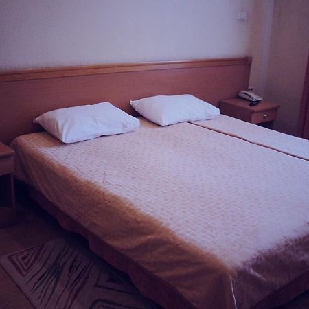 Ural Hotel Magnyitogorszk Kültér fotó